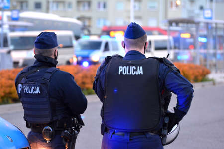04.30.2021 wroclaw, poland, The Polish police during the securing of the football games of the ÅlÄsk WrocÅaw club.のeditorial素材
