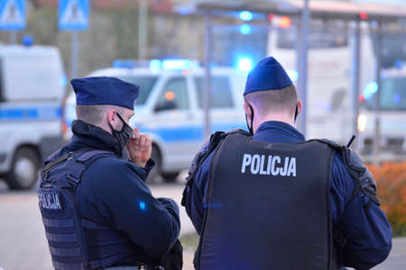 04.30.2021 wroclaw, poland, The Polish police during the securing of the football games of the ÅlÄsk WrocÅaw club.のeditorial素材