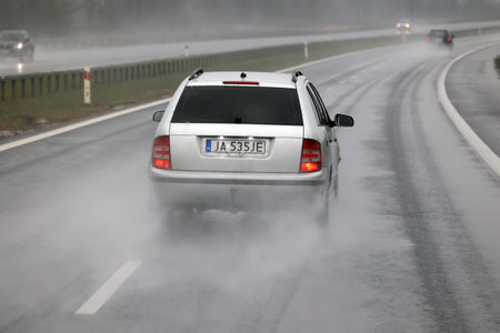 A car driving on a foggy highway in Brooklyn, New York.のeditorial素材