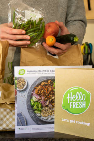 Sydney, Australia 2020-05-09 Hello Fresh meal kits packed in paper bagsのeditorial素材