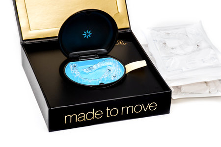 Sydney, Australia, 2021-08-23 Invisalign aligners in a box. Invisible bracers. Clear teeth straighteners. Clear plastic bracersのeditorial素材