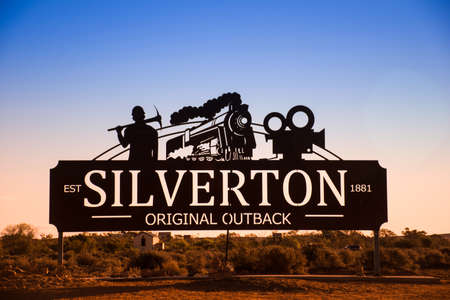 Silverton, Australia 2018-07-11 Welcome road sign on entrance to historical town of Silverton located near Broken Hill, New South Wales, Australiaのeditorial素材