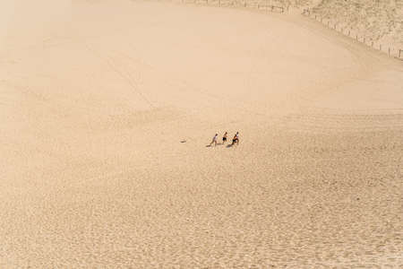 2022-02-20 Cronulla, Australia People exercising jogging running at Cronulla Sand dunes. Active challenge practice. Background with copy spaceの写真素材