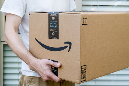 Sydney, Australia - 2022-03-12 Amazon prime big huge box delivered to a front door of residential buildingのeditorial素材