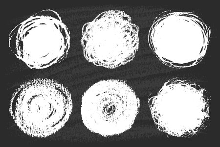 Set of white chalk hand drawn circles on black boardのイラスト素材