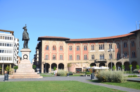 The statue and square of Vittorio Emanuele II in Pisa, Italyの写真素材