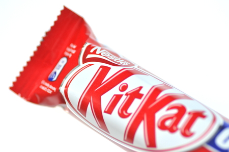  Kit Kat chocolate bar isolated on white backgroundのeditorial素材
