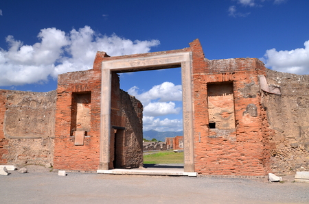 famous antique ruins of town pompeii in southern italyの写真素材