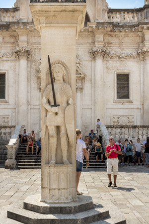 DUBROVNIK, CROATIA - AUGUST 13, 2015: Orlando's column is the oldest preserved Public Sculpture in Dubrovnik. It has long been the only secular monument dedicated to some personalities in the city.のeditorial素材
