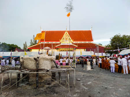 Casting buddha status and worship at Wat kra ting lineのeditorial素材