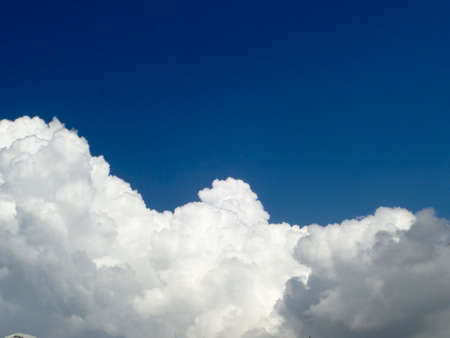 white heap cloud and clear blue sky in the day