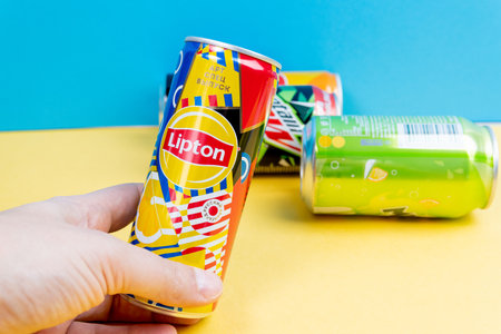Tyumen, Russia-December 10, 2020: Lipton logo carbonated drink in aluminum can of PepsiCo company.のeditorial素材