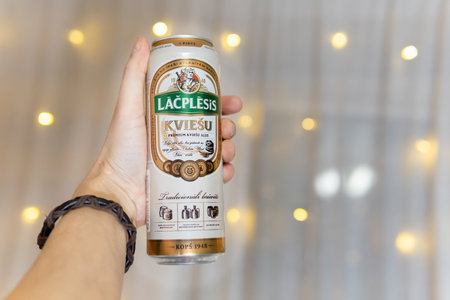 Tyumen, Russia-January 15, 2021: lacplesis beer in a jar. Aluminum can of Latvian beer Lacplesis kviesu from the manufacturer Royal.のeditorial素材