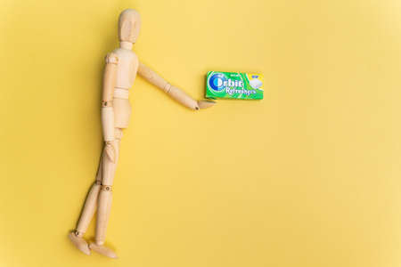 Tyumen, Russia-December 27, 2021: Orbit chewing gum made by Wrigley with mint refreshes. Copy spaceのeditorial素材