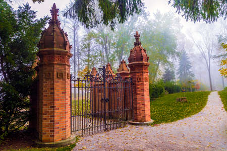 One of the many statues located in Guildwook Park in Scarborough.の写真素材
