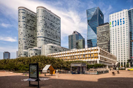 PARIS, FRANCE - AUGUST 27, 2016: La Defense, square and skyscrapers in the biggest business district in Franceのeditorial素材