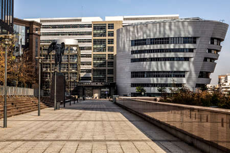 PARIS, FRANCE - AUGUST 27, 2016: Leonard de Vinci University in the business district of La Defense.のeditorial素材