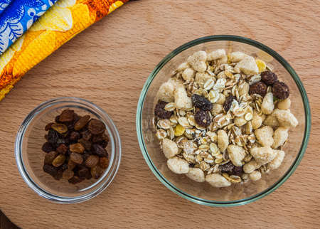 Muesli and raisins in the glassy pialatsの写真素材