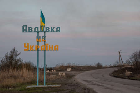 War in Eastern Ukraine brokem Land stay