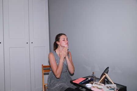 getting ready for a date - behind the scenes of make upの写真素材