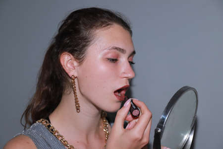 Getting ready for a date - behind the scenes of make up