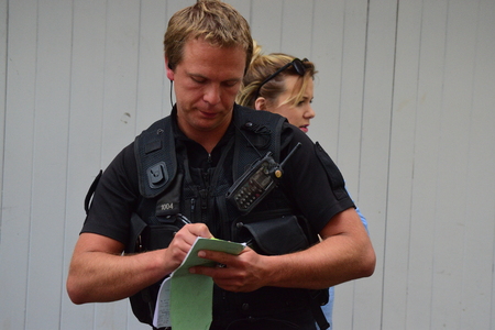 This morning we arrested a local man who was wanted on a Recall to Prison.  The arrest at around 11:45 am involved a foot chase along Bideford Quay and then into Cooper street. Unfortunately just prior to the man being detained in Cooper Street a member oのeditorial素材