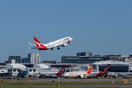 Sydney, Australia - February 12, 2019: Qantas Boeing 737 takes off at Kingsford Smith Sydney International Airport. Registration: VH-VYAのeditorial素材
