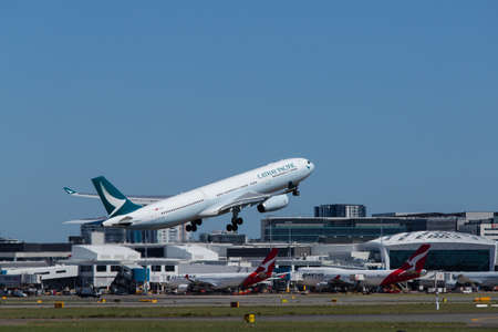 Sydney, Australia - February 12, 2019: Cathay Pacific Airbus A330 takes off at Kingsford Smith Sydney International Airport. Registration: B-LAKのeditorial素材