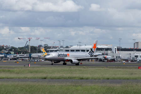 Sydney, Australia - March 20, 2019: Jetstar Airbus A320 taxiing at Sydney Kingsford Smith International Airport runway. Registration: VH-VFJのeditorial素材