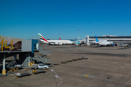 Sydney, Australia - May 19, 2022: Emirates Airbus A380 and United Boeing 787 at Sydney Airport.のeditorial素材