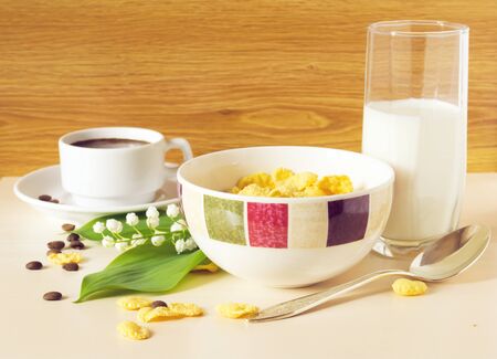 cereal with milk on the tableの写真素材