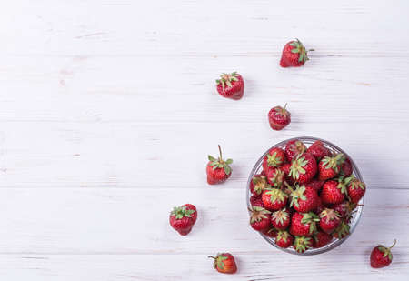 Fresh ripe delicious strawberry in las bowlの写真素材