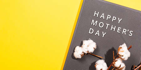 Grey plastic letter board with white quotes Happy Mothers Dayの写真素材