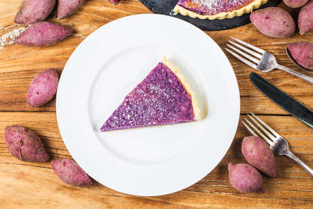 Purple potato pie and purple potatoの写真素材