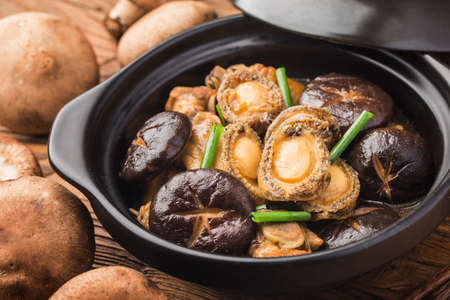 The secret abalone chicken pot, chicken delicious, abalone fresh,の写真素材