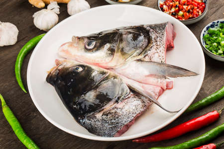 Fresh silver carp head to be steamedの写真素材