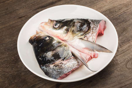 Fresh silver carp head to be steamed