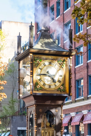 VANCOUVER - MAY 06 2019: Downtown Vancouver Canada. Steam-powered clock found at Gastown, located in Vancouver, British Columbiaのeditorial素材