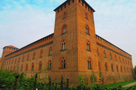 Pavia,Italy,25 october 2015.The Castello Visconteo or Visconti Castle is a castle in Pavia, Lombardy. It was built in 1360 by Galeazzo II Visconti,ruler of Milan,credited architect is Bartolino da Novara. The castle used to be the main residence of the Viのeditorial素材