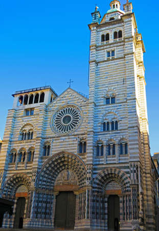 Genoa, Italy, 17 january 2016.Genoa Cathedral is dedicated to Saint Lawrence. It is a medieval church built in 1100 between the sides and side doors, from the Romanesque period and the end of the fourteenth century.のeditorial素材