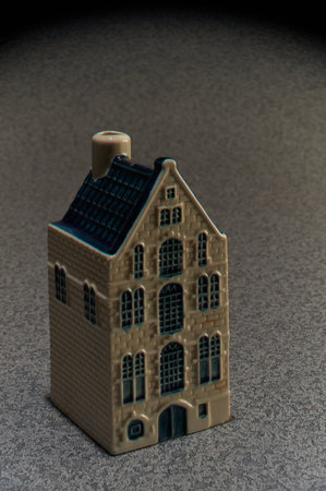 26-May-2010-KLM unique Delft Blue miniatures ceramic