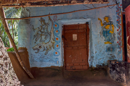 5-Jul-2007-traditional wall painting outside ruler house Raghurajpur-Orissa INDIAのeditorial素材