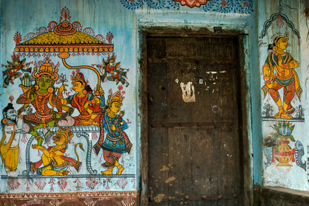 5-Jul-2007-Ram Sita & Hanuman in traditional wall painting outside ruler house Raghurajpur-Orissa INDIAのeditorial素材