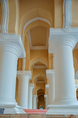 24 Aug 2020  Rows of columns shows Inner Courtyard Of The Thirumalai Nayak Palace In Madurai, Indiaのeditorial素材