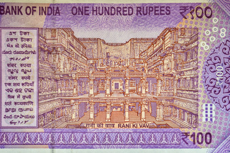 Reverse of the 100 Rupee Bank Note, used in India,  showing heritage site Rani Ki Vav Gujarat  INDIAのeditorial素材