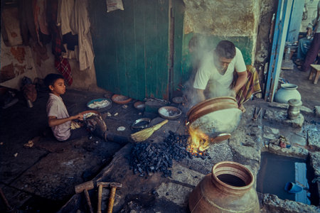 26 Mar 2020 Kalai â shine of re-tinning process of utensils  Charminar hyderabad Telangana  Indiaのeditorial素材