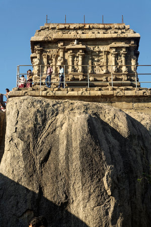 27 Feb 2014 School Childrens at Olakkannesvara Temple also known as, the Old Lighthouse  Mahabalipuram town, Tamil Nadu Indiaのeditorial素材