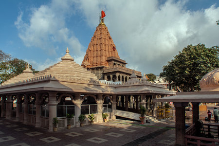 17 Feb 2005 Exterior view of Mahakaleshwar Temple, Ujjain, Madhya Pradesh, India, Asiaのeditorial素材