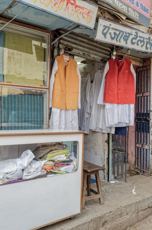 12 18 2014 Road side stalls and vendors in a local market in Patna city, capital of Bihar State, Indiaのeditorial素材