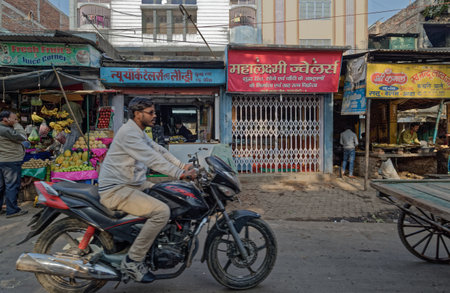 12 18 2014 Road side stalls and vendors in a local market in Patna city, capital of Bihar State, Indiaのeditorial素材